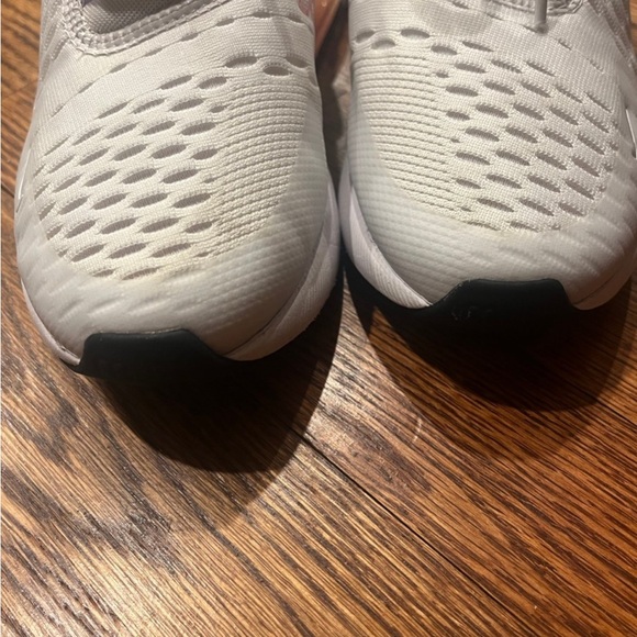 Size 4 air max in great condition. - Picture 4 of 6